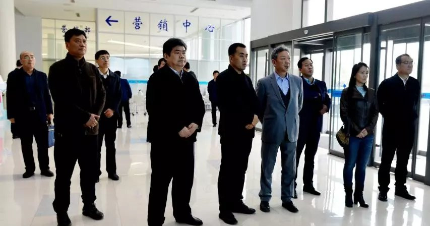 市委常委、統(tǒng)戰(zhàn)部部長(zhǎng)李家良陪同客人到濱州市(圖1)
