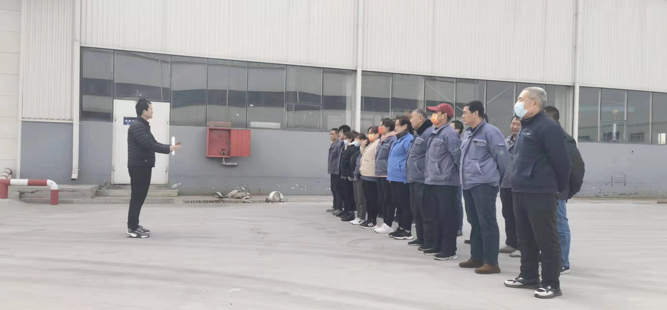 開展消防演練，提升員工應(yīng)急能力(圖1)